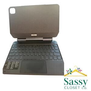 typecase Edge Keyboard Case iPad Pro 11 M5/M4 Floating Stand NWOT